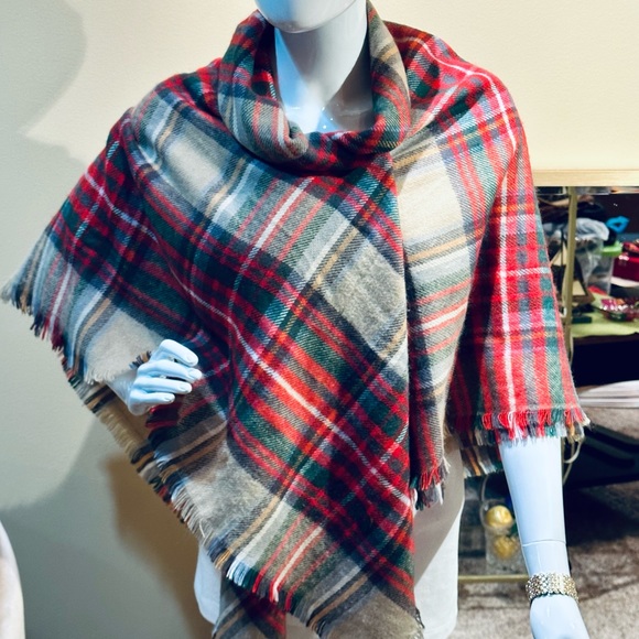 🌟2xHP🌟NWOT Red & Tan Tartan Plaid Large Square Acrylic Scarf Wrap - Picture 2 of 7